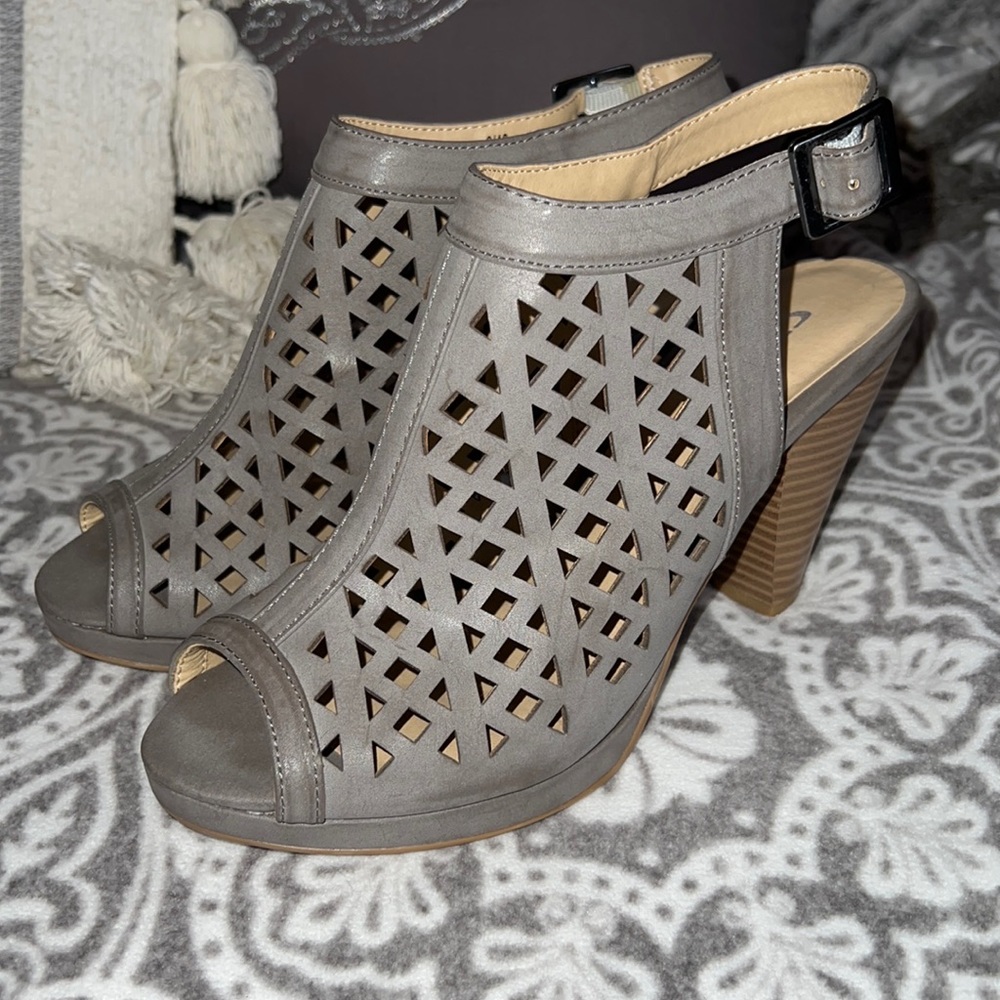 {CL by Laundry} Heel Size 9M